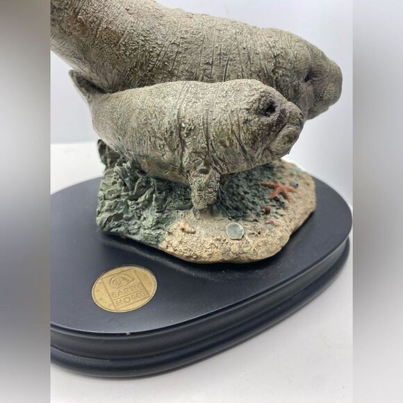 Vintage Earth Home “Manatee” Figurine – 1990 Hand-Painted Collectible - Picture 5 of 7